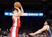 开云平台-经典比赛场面再现，球星们逆袭勇拼的简单介绍