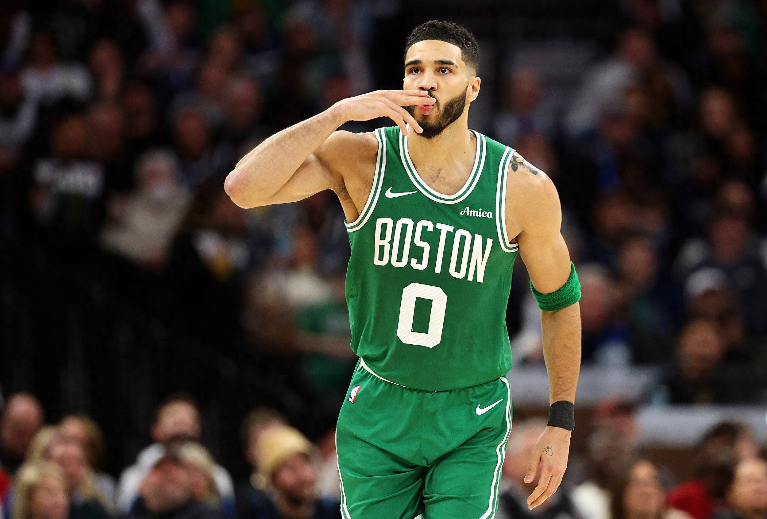 关于凯尔特人绝杀雷霆，锡安爆发神勇的信息