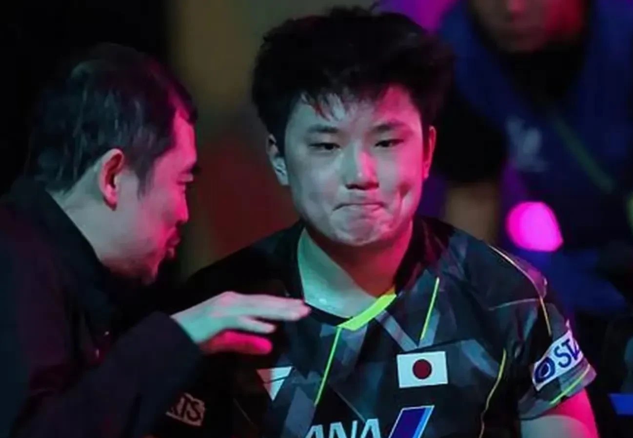 中国乒乓球队逆转英国乒乓球队,张本智和制霸全场 中国乒乓球队逆转英国乒乓球队,张本智和制霸全场