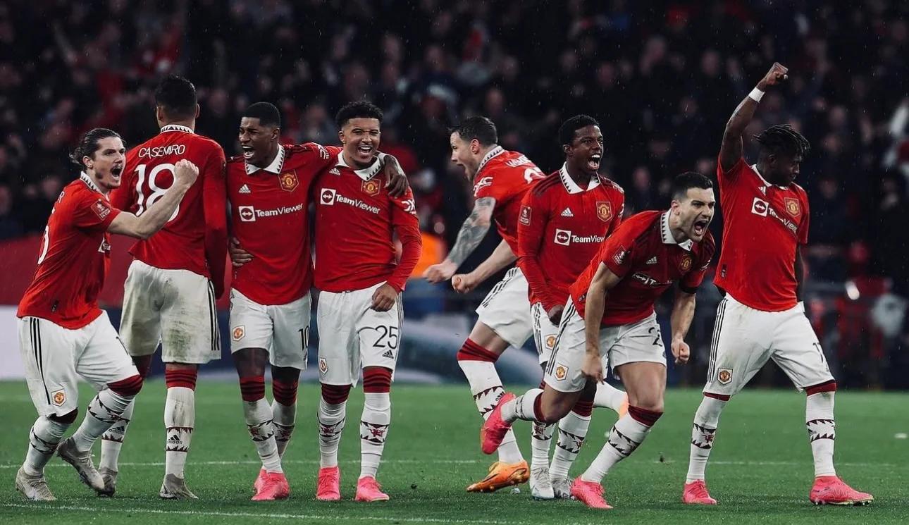 曼联完胜巴萨,德利赫特打破历史纪录 曼联完胜巴萨,德利赫特打破历史纪录