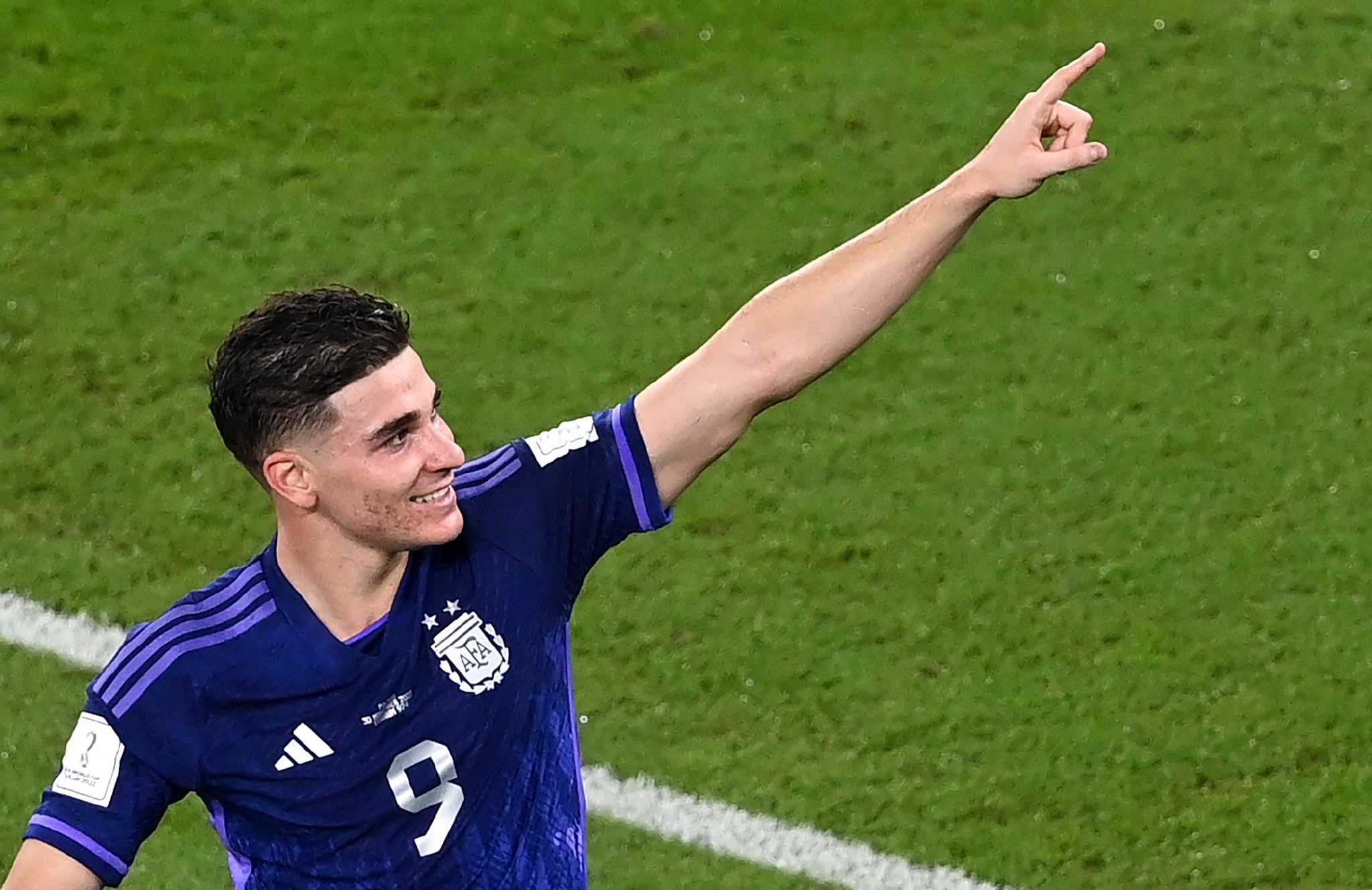 阿根廷鏖战波兰,阿尔瓦雷斯惊艳世界 阿根廷鏖战波兰,阿尔瓦雷斯惊艳世界