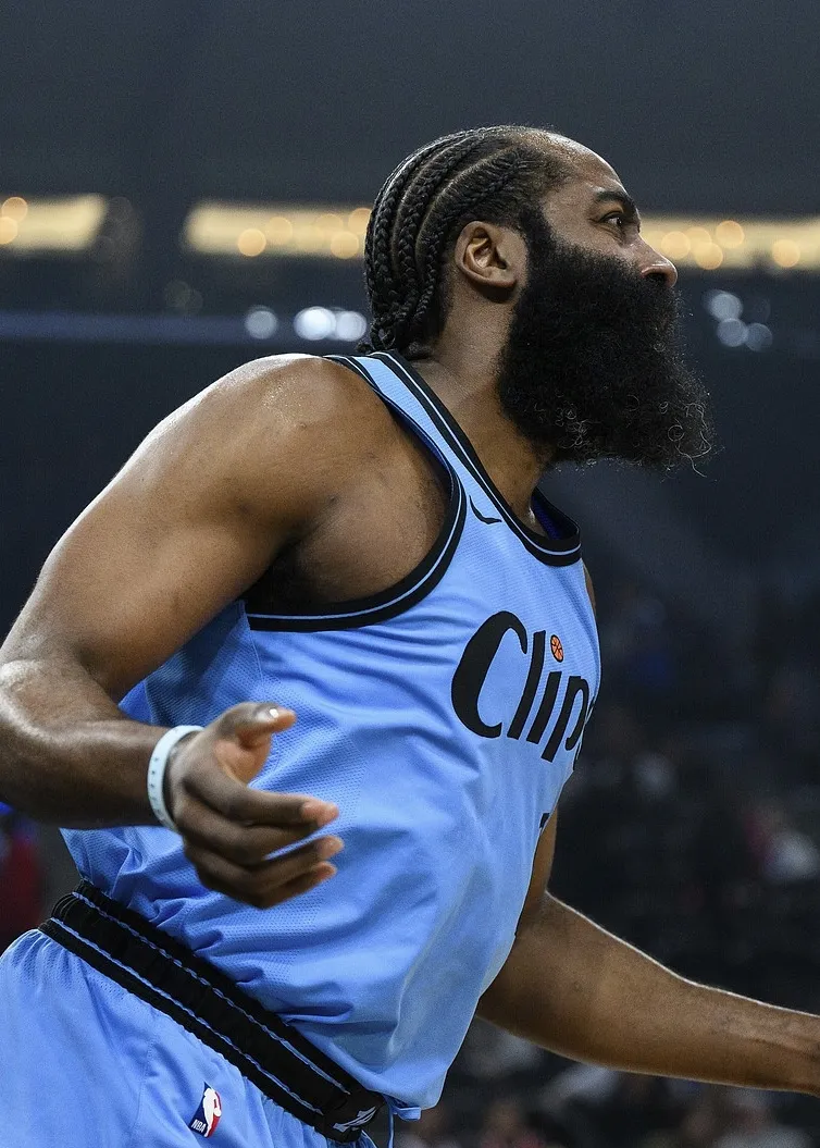 快船一路领先,坚持奋战,逐渐扩大差距的简单介绍 快船一路领先,坚持奋战,逐渐扩大差距的简单介绍