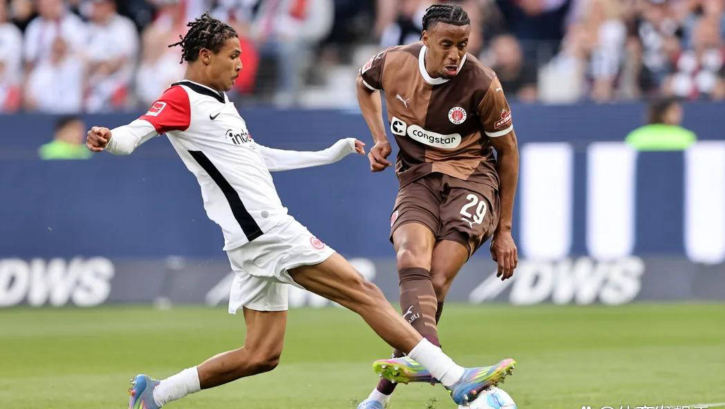 弗莱堡贵族立志:冲击德乙冠军的简单介绍 弗莱堡贵族立志:冲击德乙冠军的简单介绍