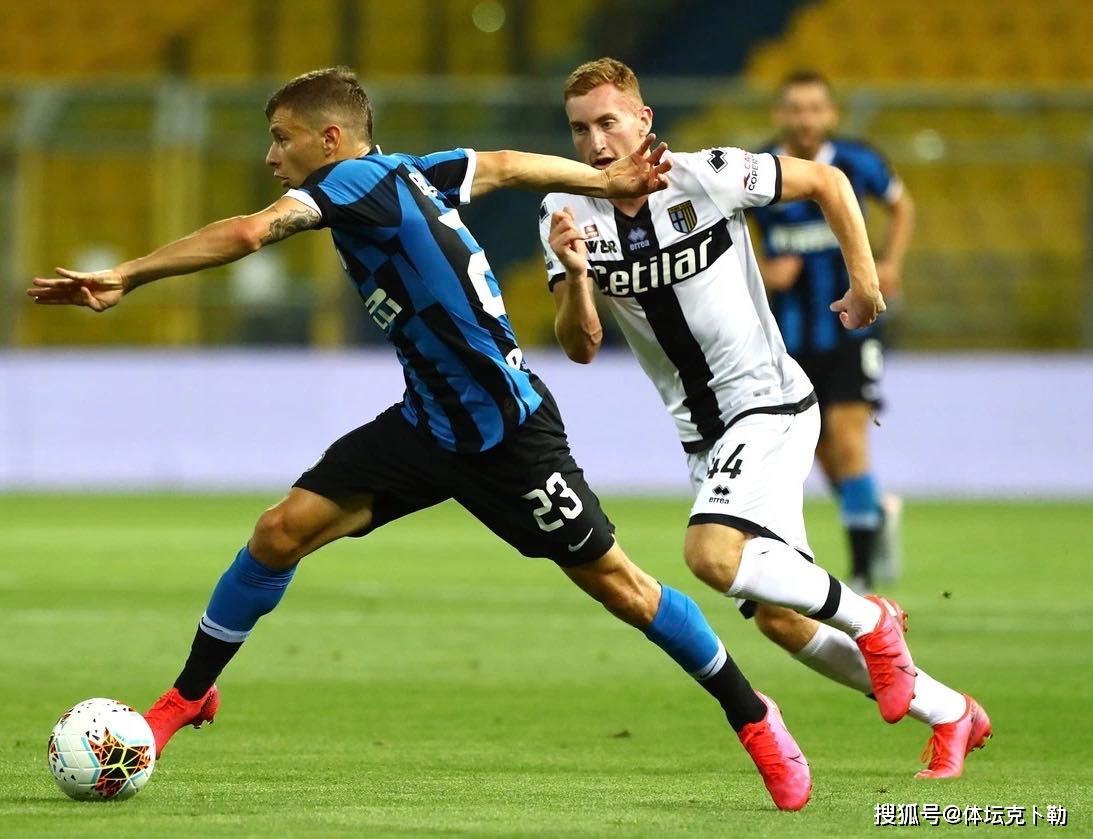 卡利亚里客场惊险逆转,高唱胜利之歌 卡利亚里客场惊险逆转,高唱胜利之歌