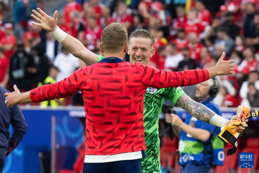 欧锦赛资格赛:英格兰队全面压制对手,轻松晋级 欧锦赛资格赛:英格兰队全面压制对手,轻松晋级