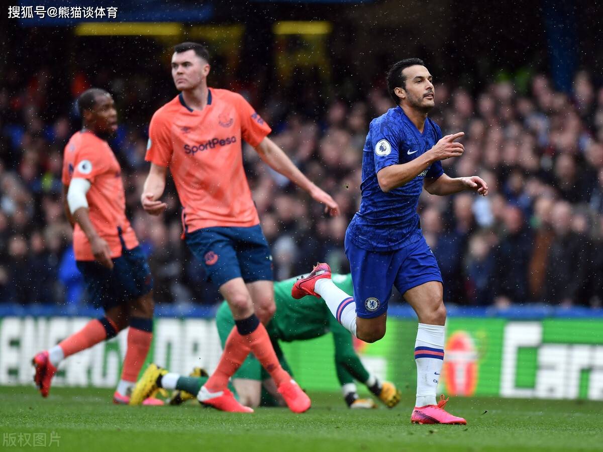 关于埃弗顿主场告捷保持不败，积分榜位置提升的信息