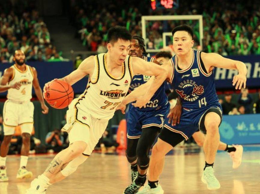 包含新疆队力克雷霆，张镇麟扛起全队的词条