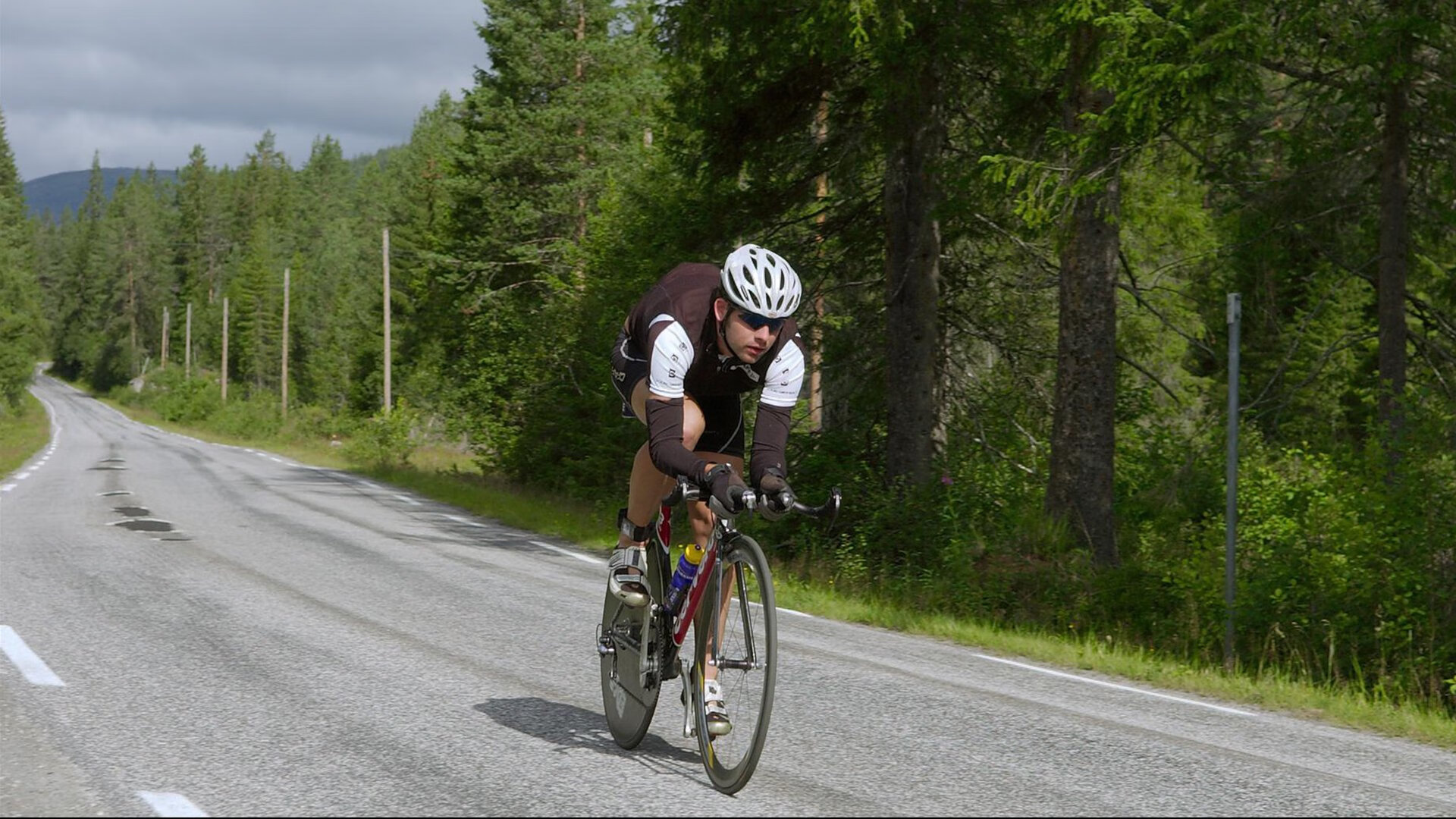 赛道与球场，当F1争冠之夜遇见西亚卡姆的满分表演